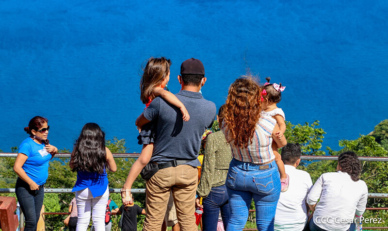 catarina-mirador-familias-nicaragua